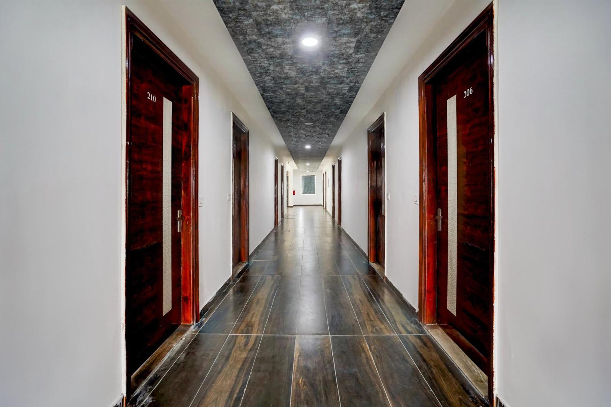 Collection O The God'S Palace Resort Meerut Exterior foto