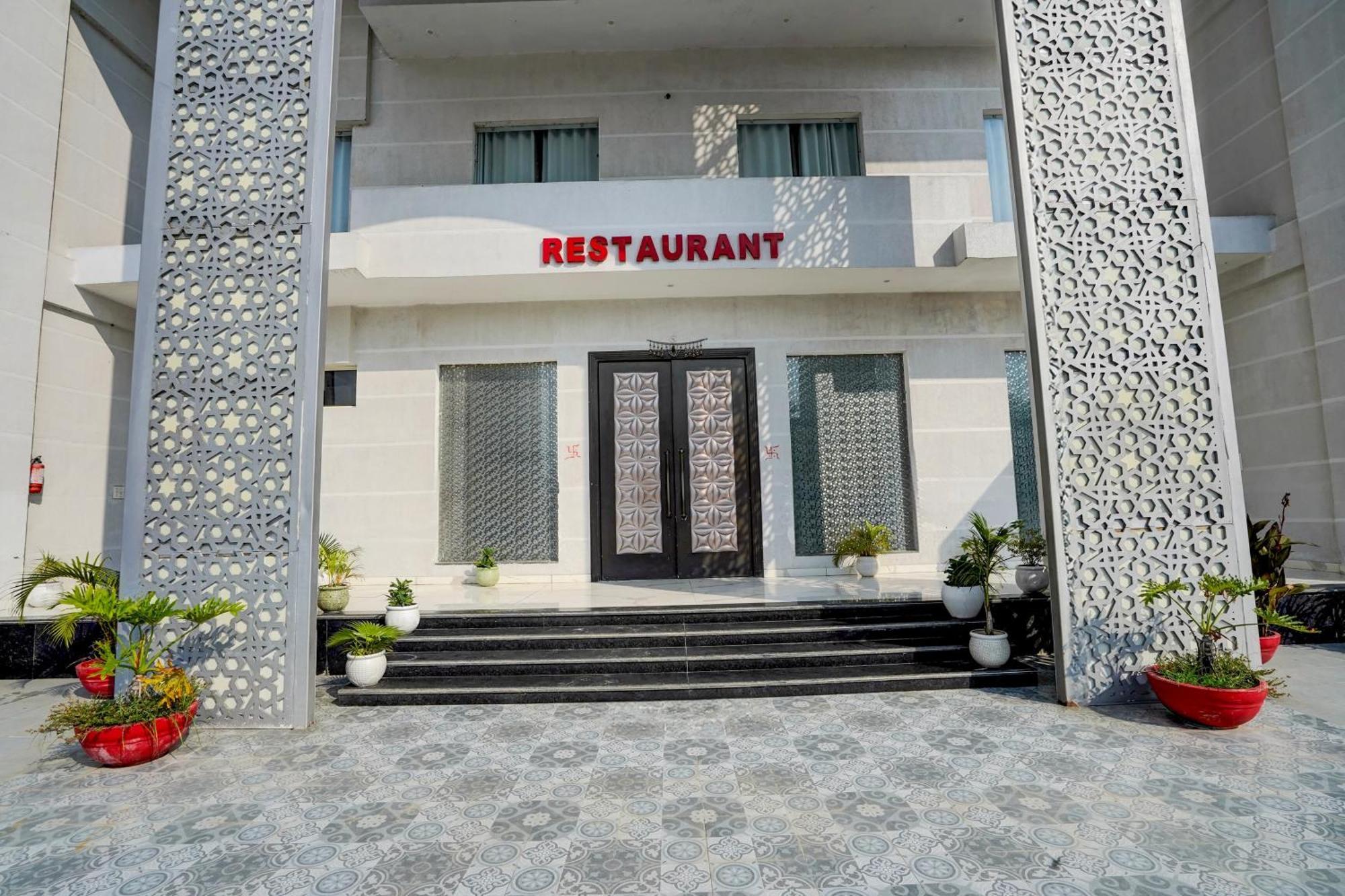 Collection O The God'S Palace Resort Meerut Exterior foto