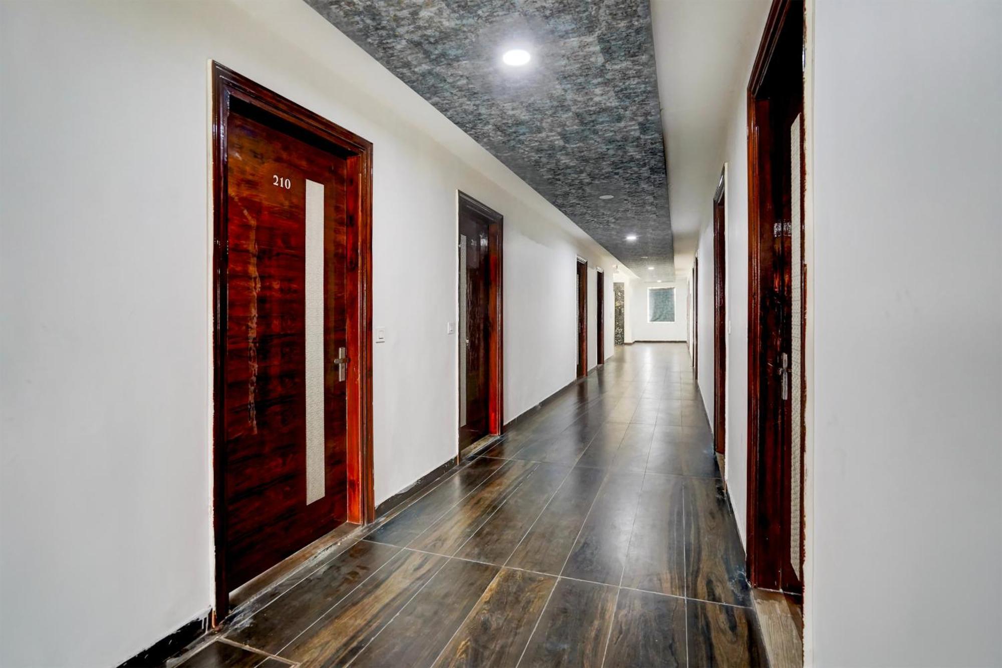 Collection O The God'S Palace Resort Meerut Exterior foto