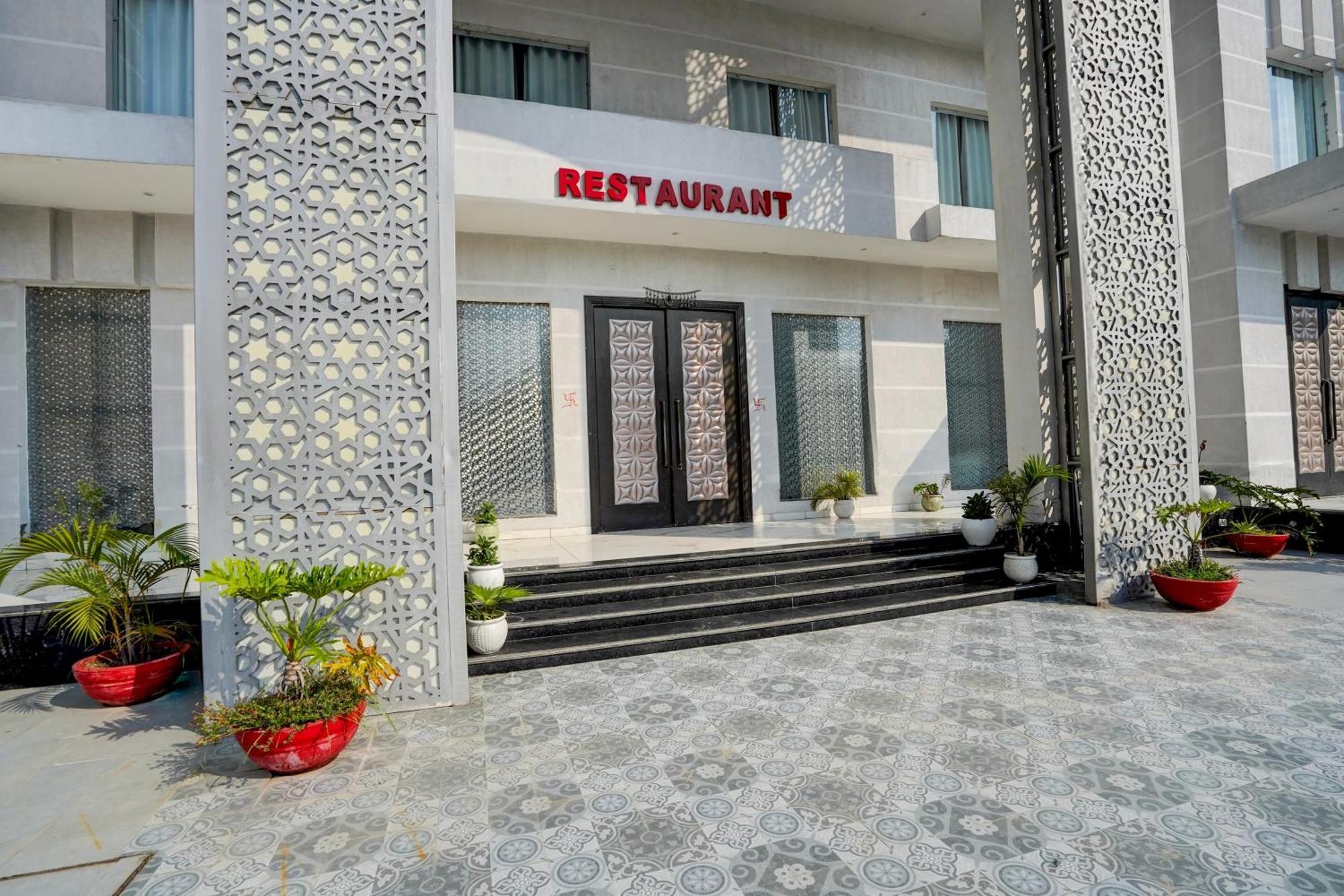 Collection O The God'S Palace Resort Meerut Exterior foto